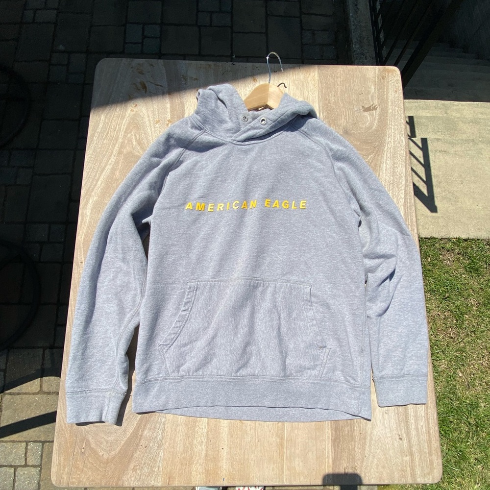 Men’s American Eagle Hoodie (Size Medium)